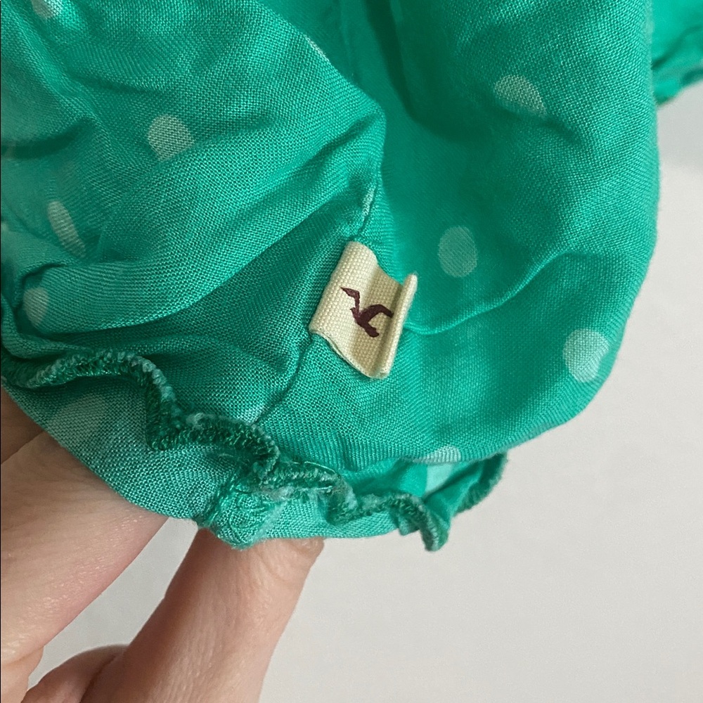 🛍️Y2K Green cropped polkas dot top! - Picture 4 of 8